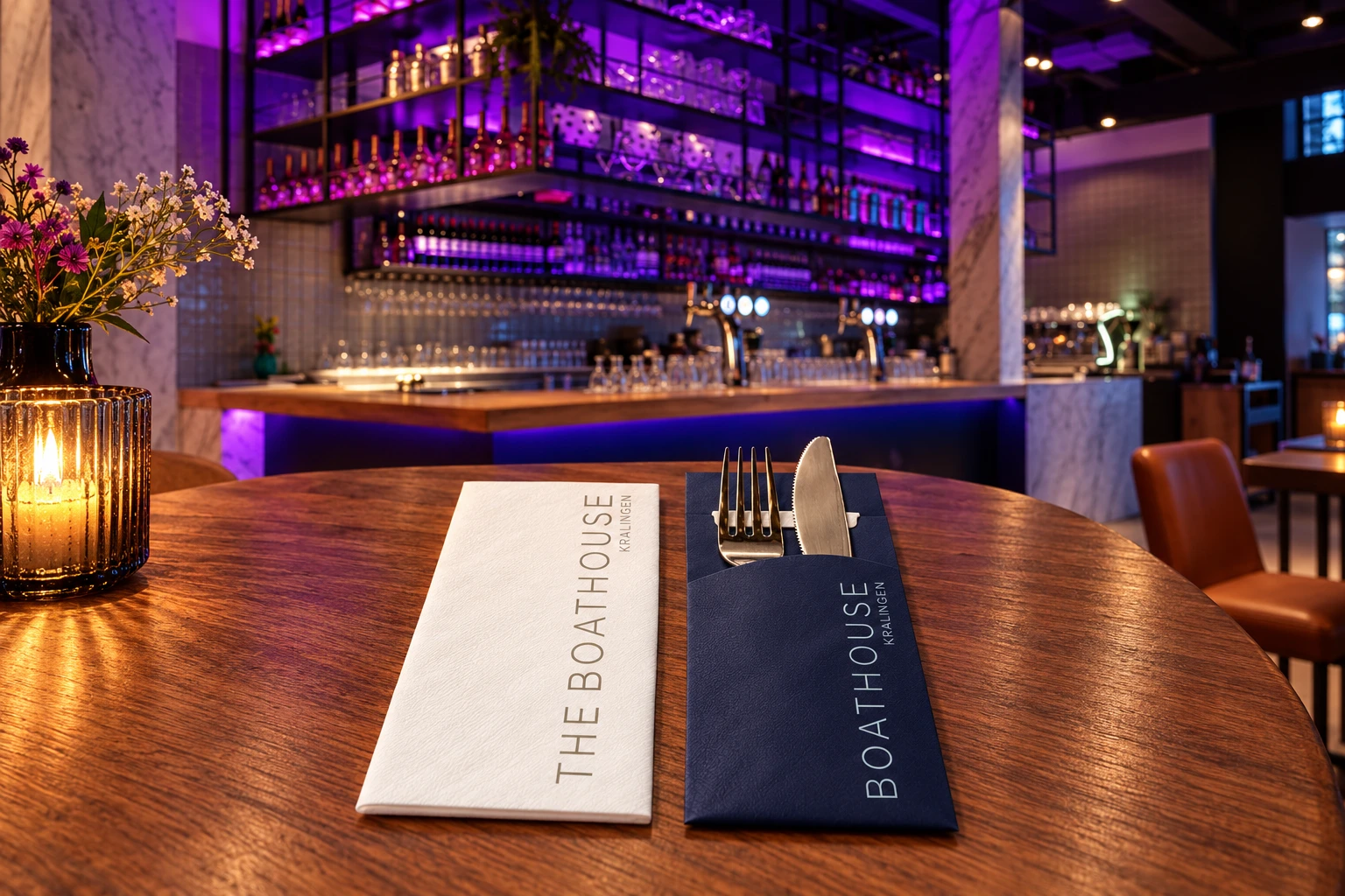 The Boathouse Kralingen · Wit en donkerblauw, met dezelfde rustige signatuur.